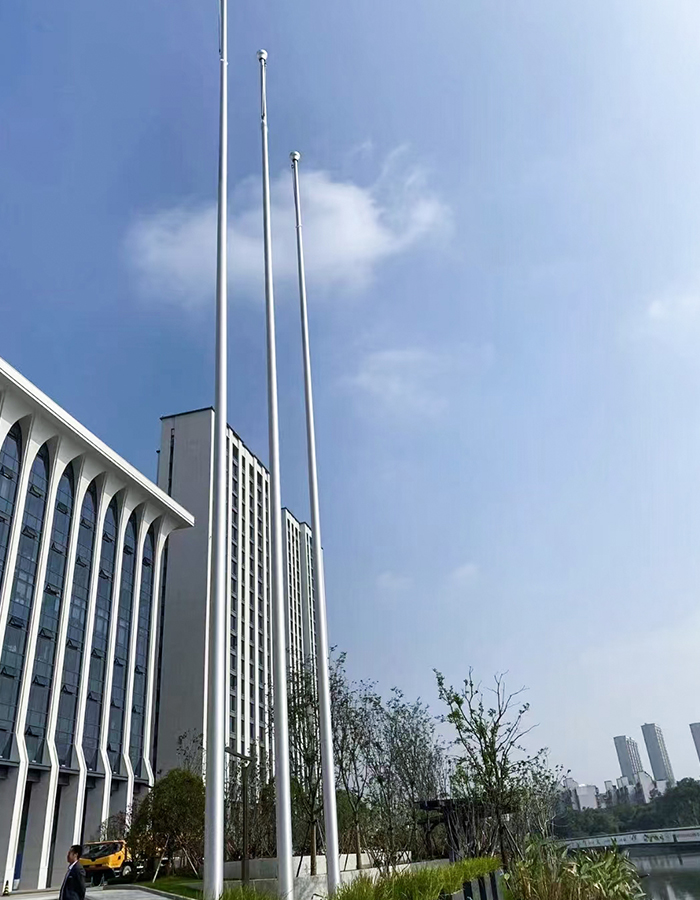 Tiang bendera pengangkat tangan berbentuk kerucut paduan aluminium luar ruangan Tiang bendera pengangkat tangan berbentuk kerucut paduan aluminium luar ruangan