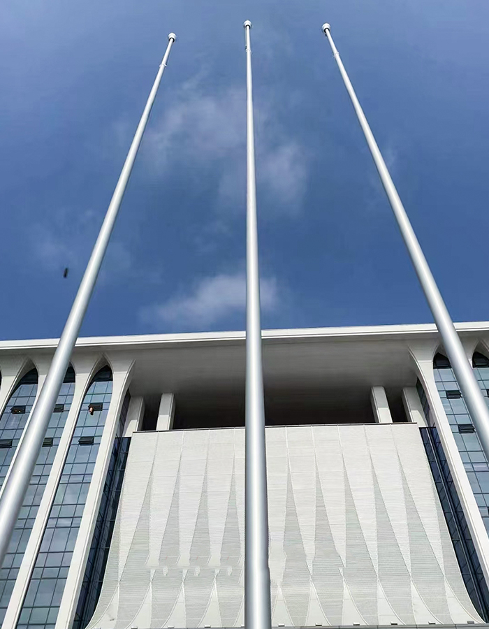 Paduan aluminium listrik cerdas mengangkat tiang bendera berbentuk kerucut Paduan aluminium listrik cerdas mengangkat tiang bendera berbentuk kerucut