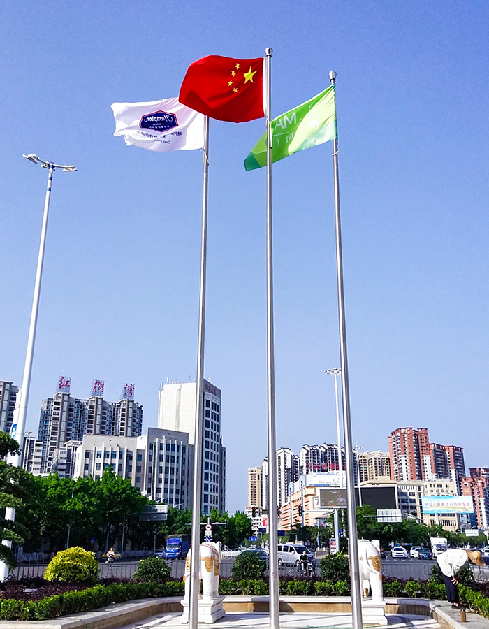 Tiang bendera pengangkat engkol tangan dari baja tahan karat berbentuk kerucut Tiang bendera pengangkat engkol tangan dari baja tahan karat berbentuk kerucut